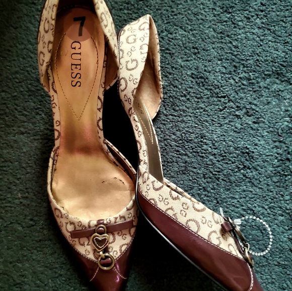 GUESS NWT WOODEN HEELED PUMPS - Picture 8 of 8